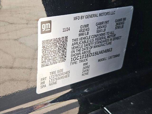 New 2025 Chevrolet Silverado EV RST image 18