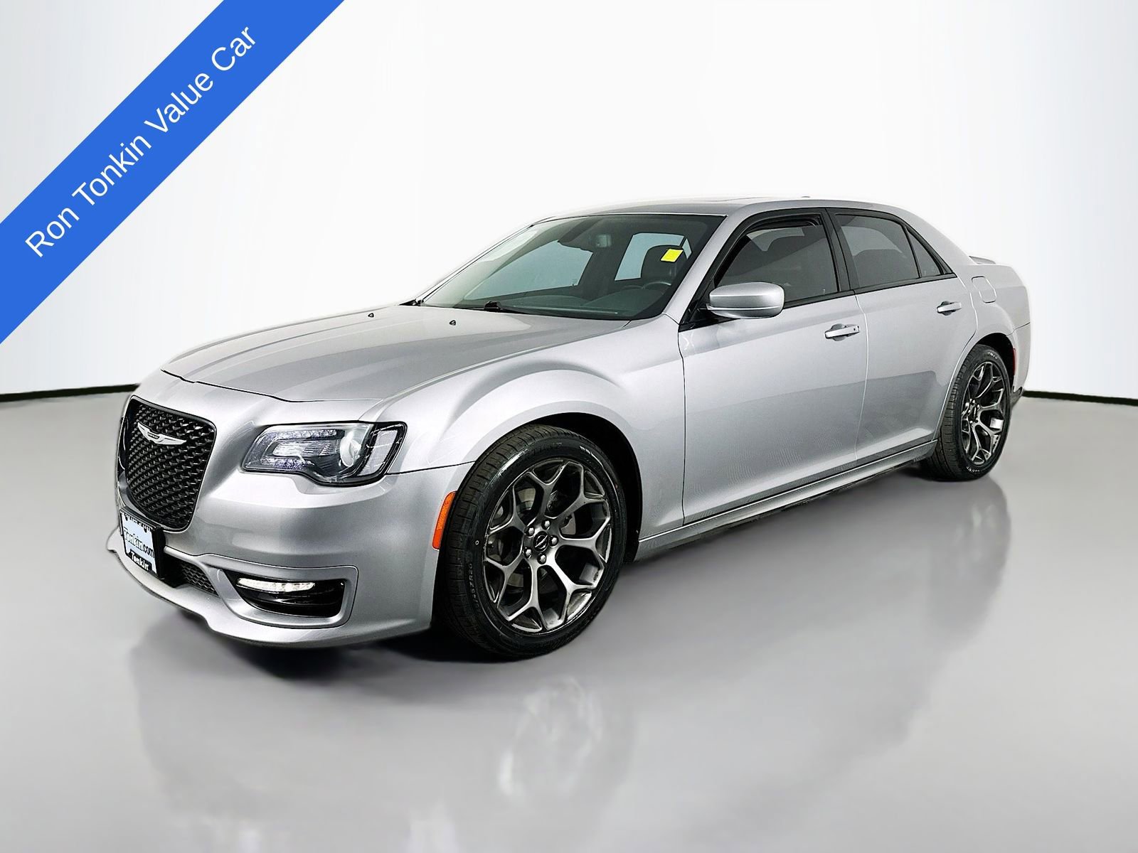 Used 2017 Chrysler 300 S w/ S Model Appearance Package image 4