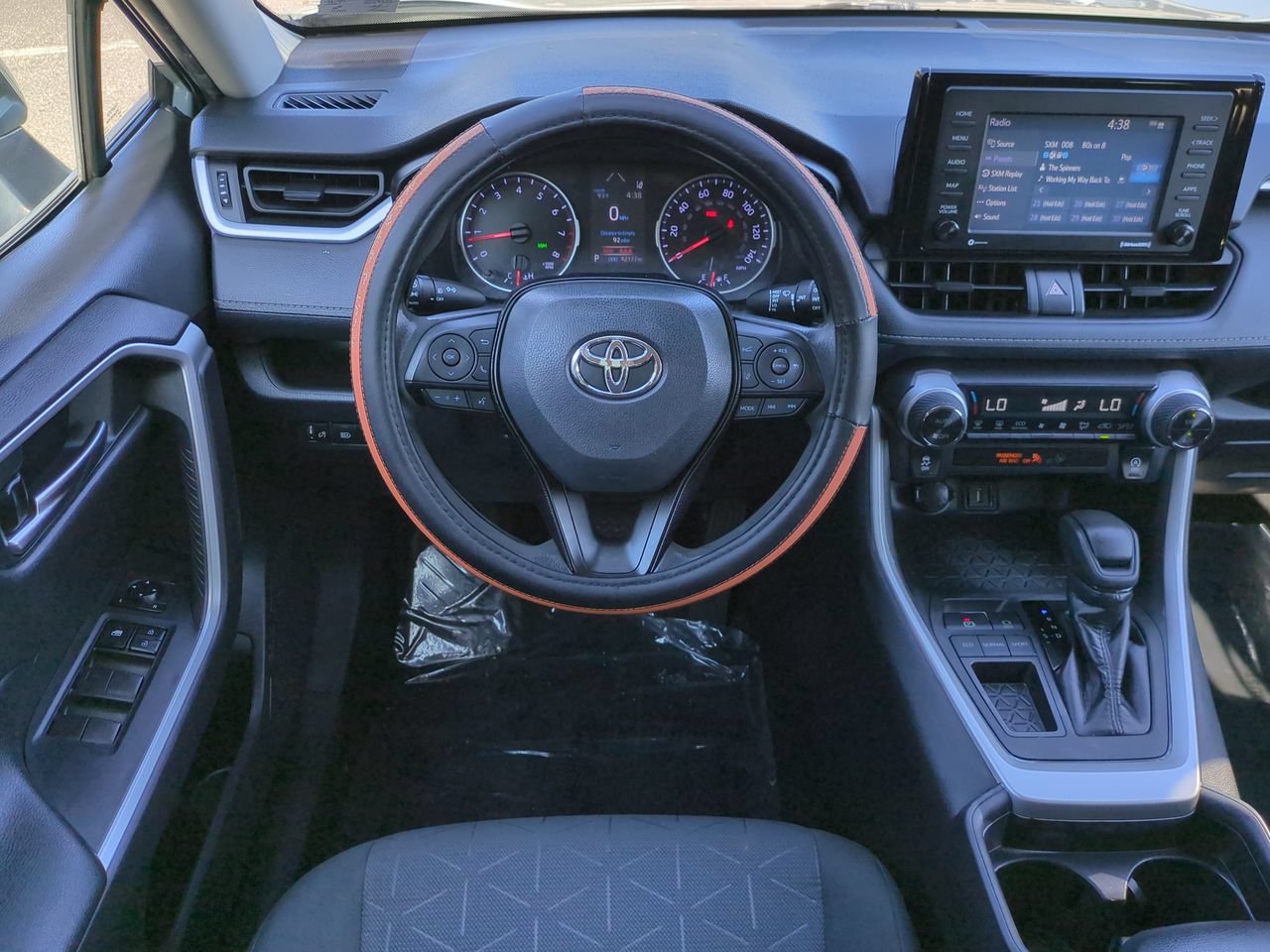 Used 2020 Toyota RAV4 XLE FWD image 16