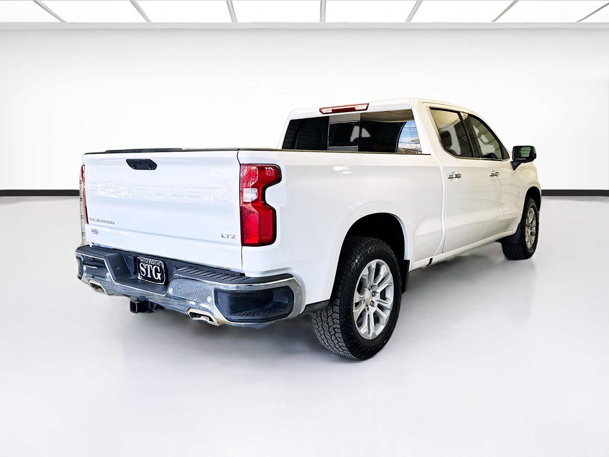Used 2022 Chevrolet Silverado 1500 LTZ w/ LTZ Convenience Package II image 4