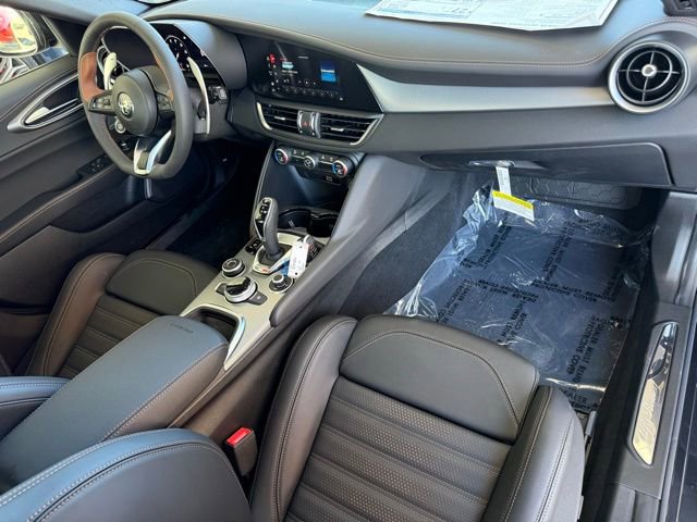 New 2025 Alfa Romeo Giulia w/ Driving Assist Package image 15