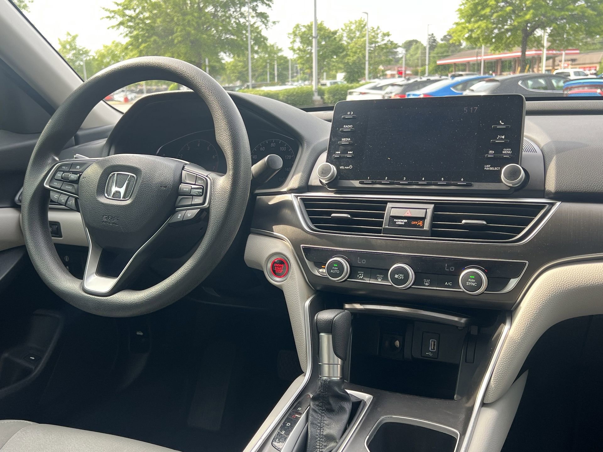 Used 2018 Honda Accord LX image 3