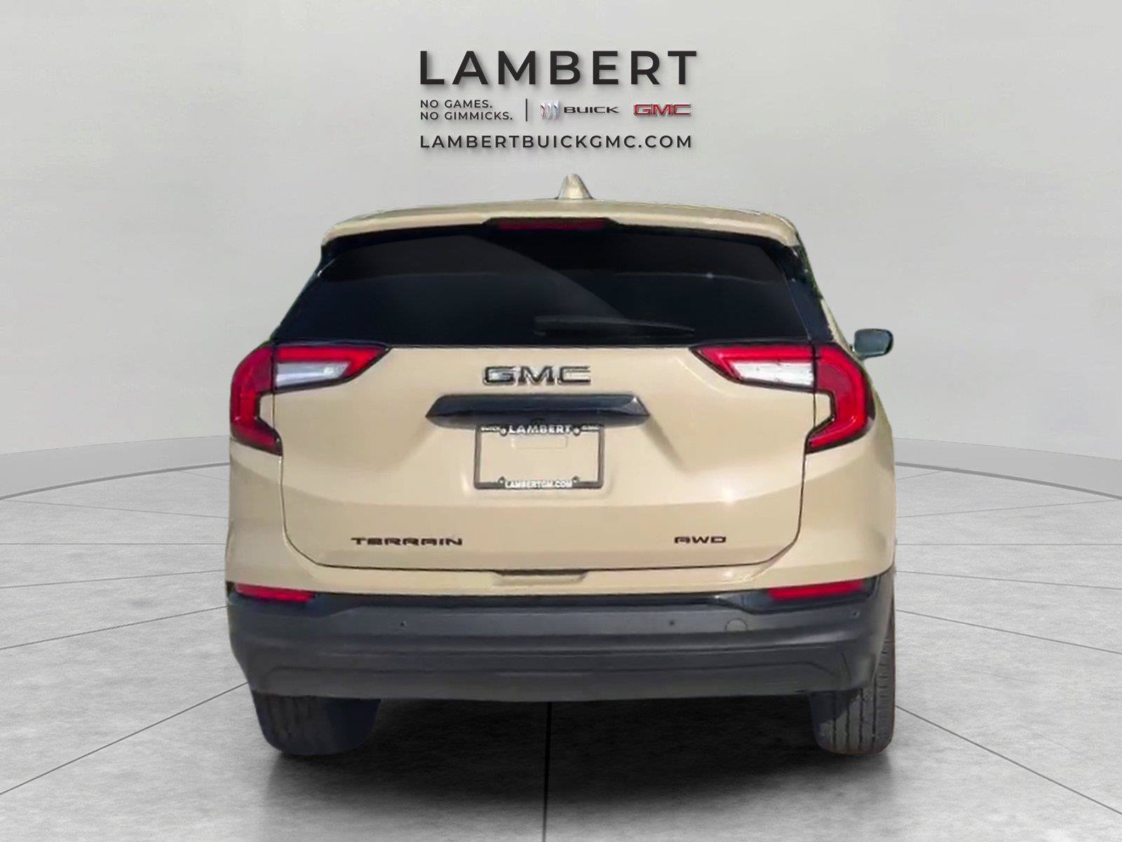 Used 2023 GMC Terrain SLE w/ Driver Convenience Package AWD/4WD image 4