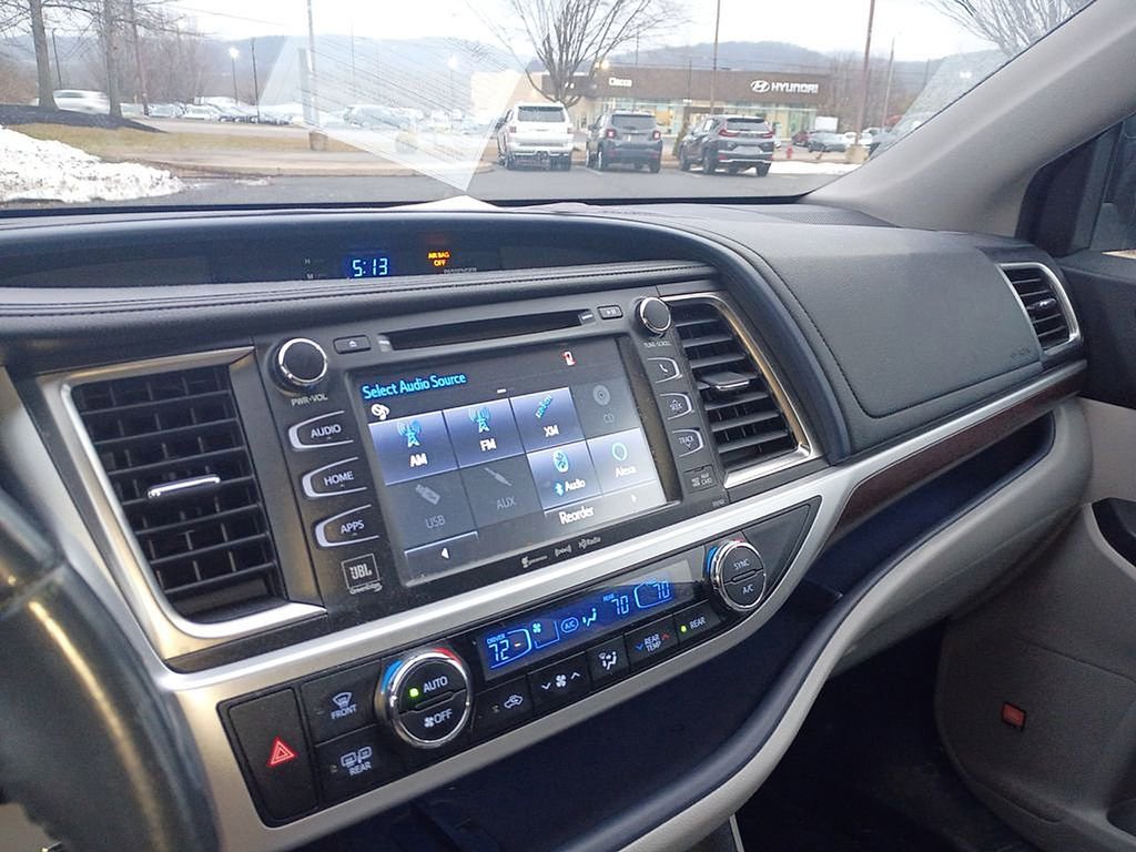 Used 2016 Toyota Highlander Limited image 8