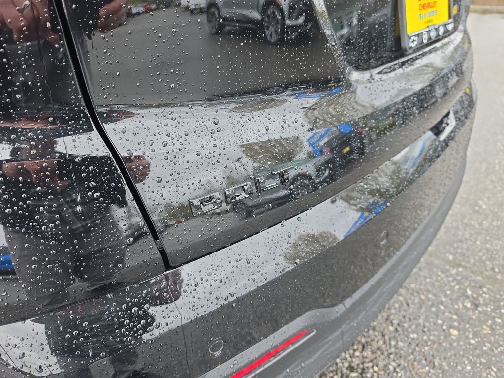 New 2027 Chevrolet Bolt LT w/ Comfort Package image 32