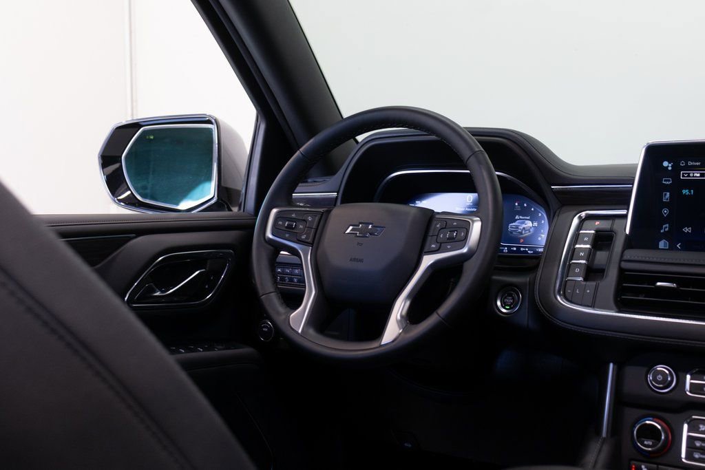 Used 2024 Chevrolet Suburban Z71 w/ Luxury Package image 29