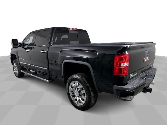 Used 2018 GMC Sierra 2500 Denali w/ Duramax Plus Package AWD/4WD image 6