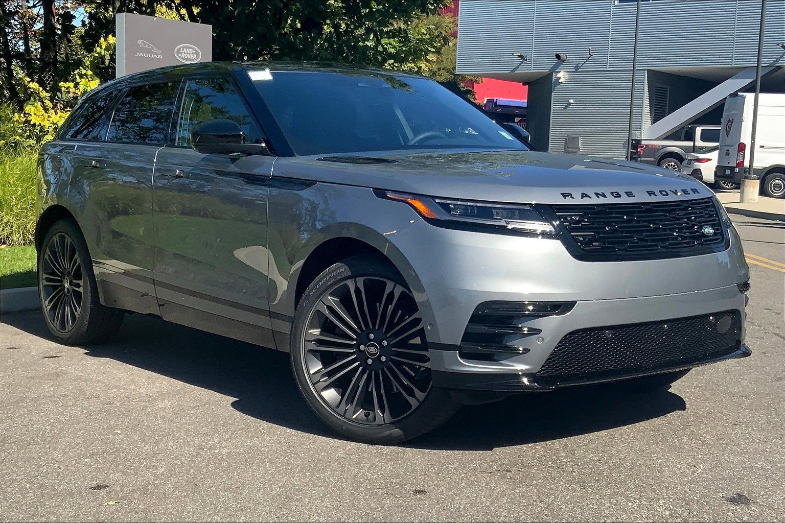 New 2026 Land Rover Range Rover Velar Dynamic SE image 2