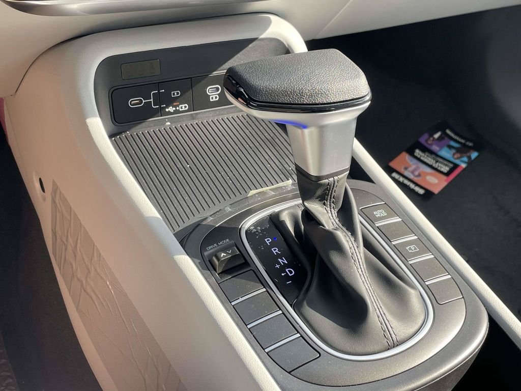 New 2026 Hyundai Kona SE FWD image 19
