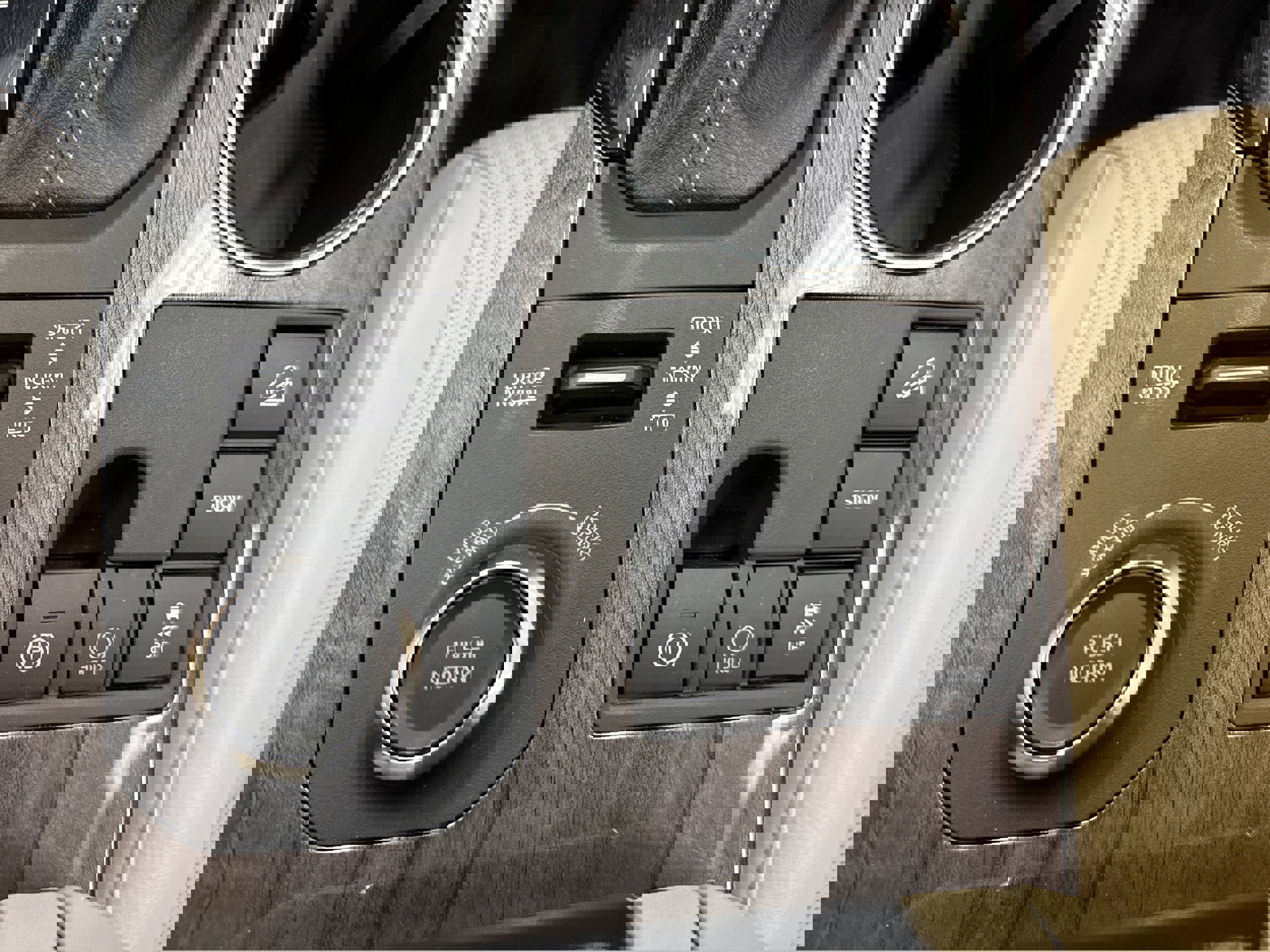 Used 2023 Toyota Highlander Limited image 39