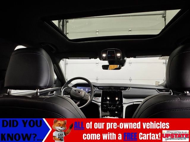 New 2025 Jeep Grand Cherokee Altitude image 8