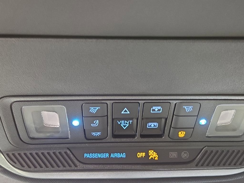 Used 2025 Ford Expedition Tremor AWD/4WD image 31