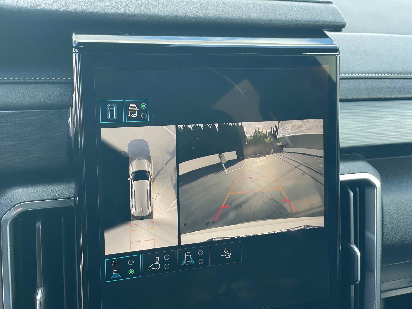 Used 2026 GMC Acadia Elevation image 13