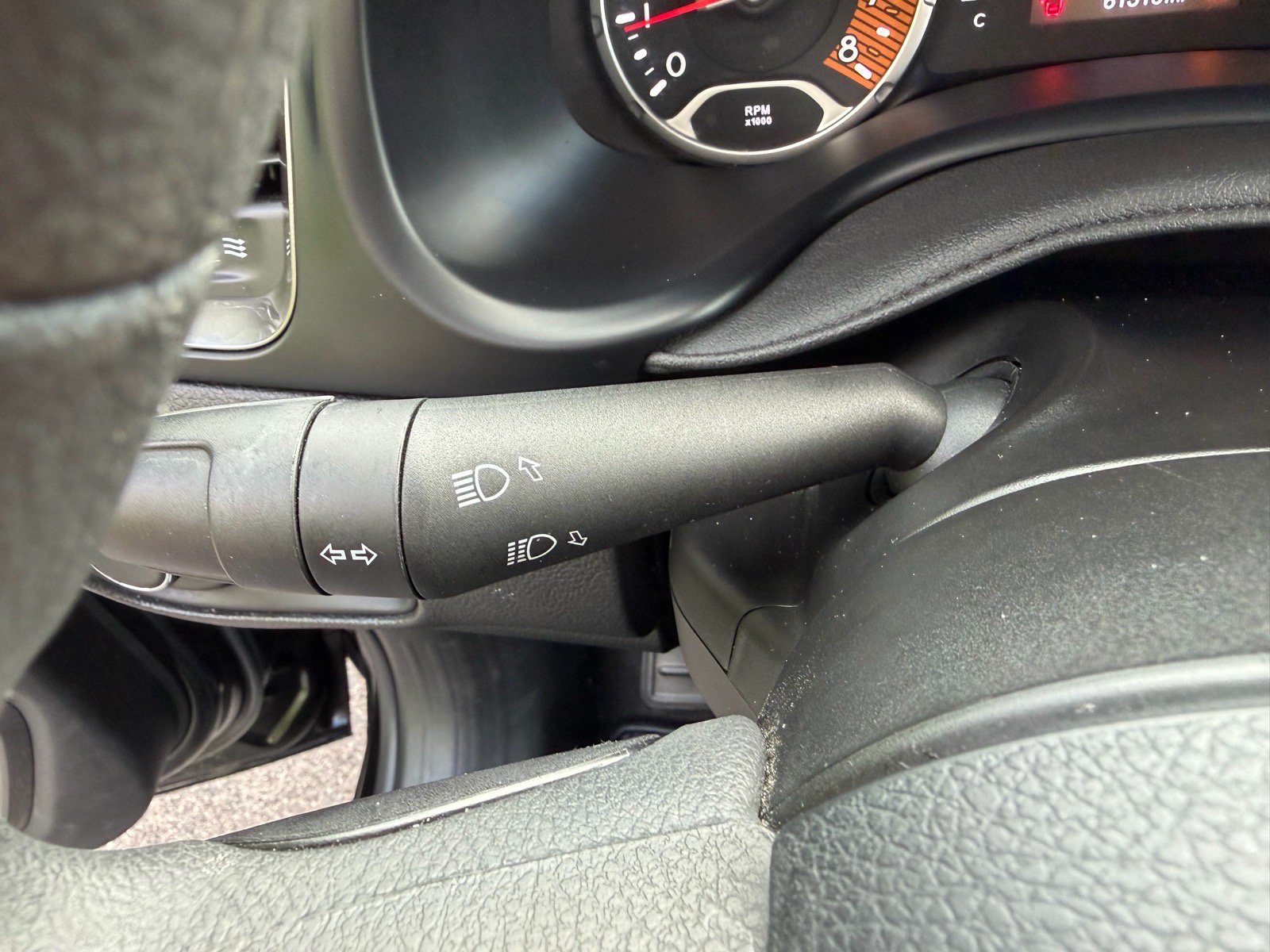 Used 2023 Jeep Renegade Latitude AWD/4WD image 31