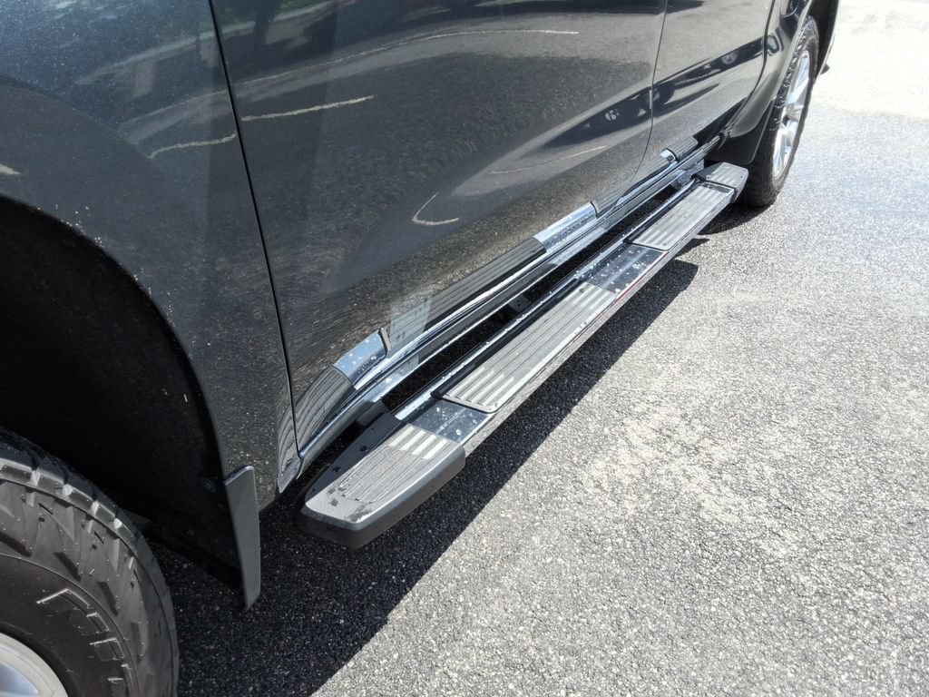 Used 2020 Chevrolet Silverado 1500 LTZ w/ LTZ Premium Package AWD/4WD image 13