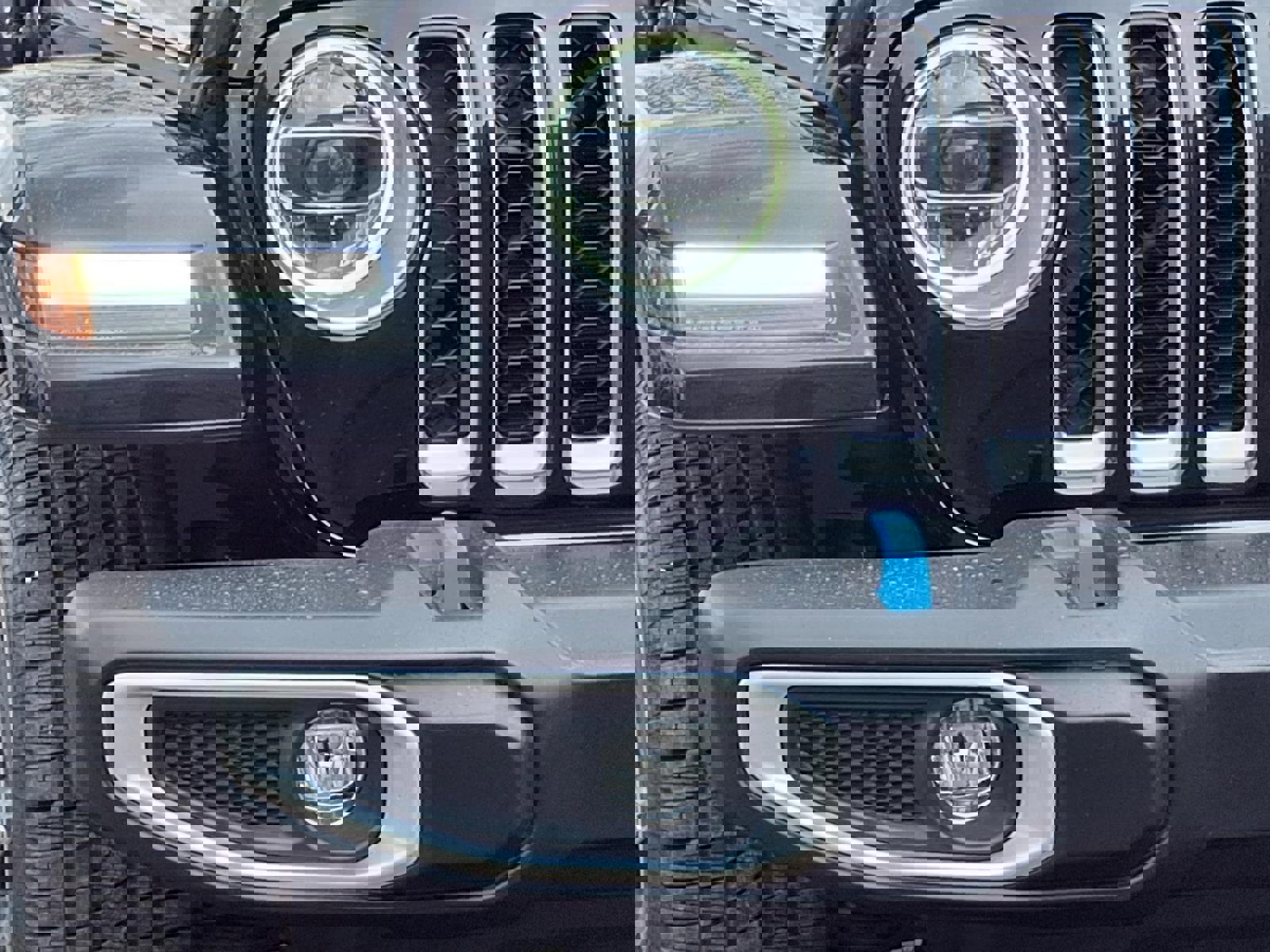 Used 2022 Jeep Wrangler Unlimited Sahara w/ Cold Weather Group image 26