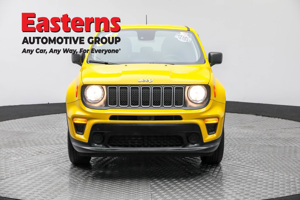 Used 2023 Jeep Renegade Latitude image 2