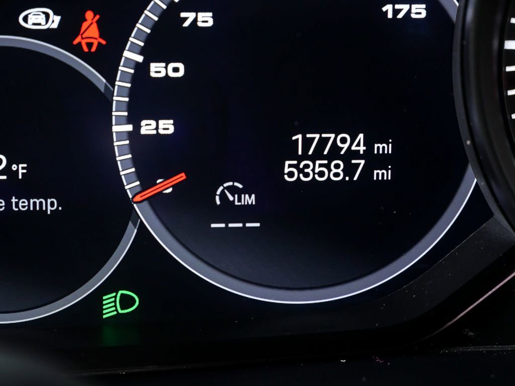 Certified 2022 Porsche Cayenne image 12