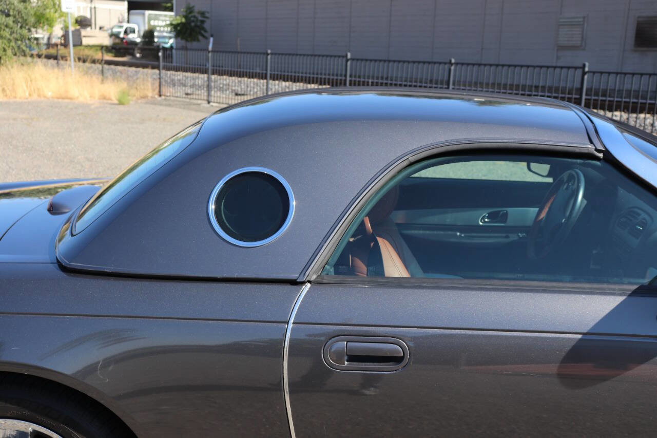 Used 2003 Ford Thunderbird image 12