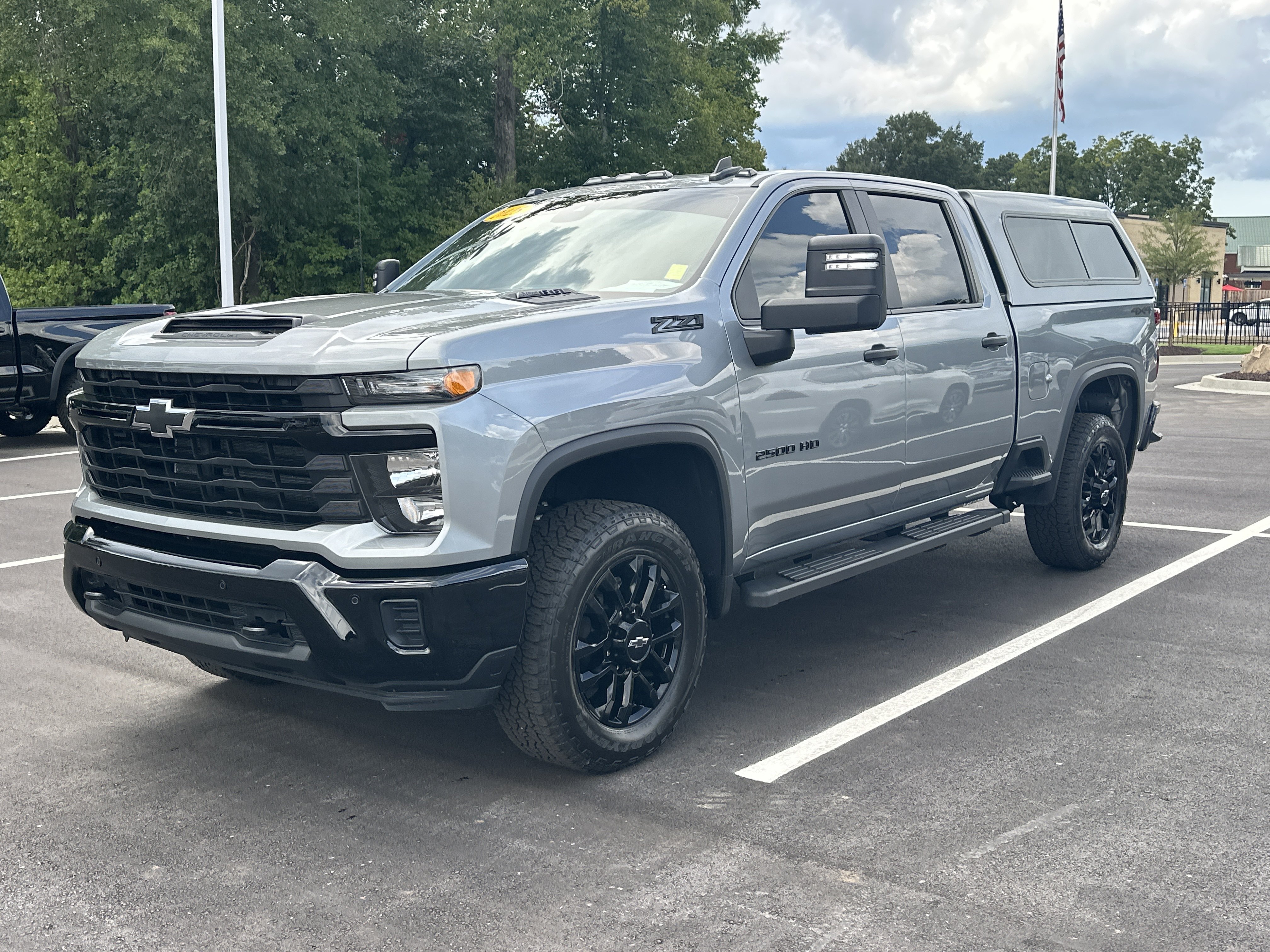 Used 2025 Chevrolet Silverado 2500 Custom w/ Custom Value Package AWD/4WD image 4