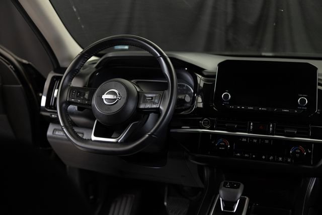 Used 2024 Nissan Pathfinder SV AWD/4WD image 18