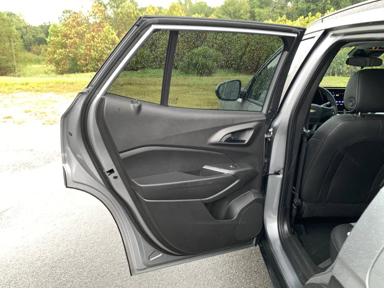 Used 2025 Chevrolet Trax LT FWD image 27