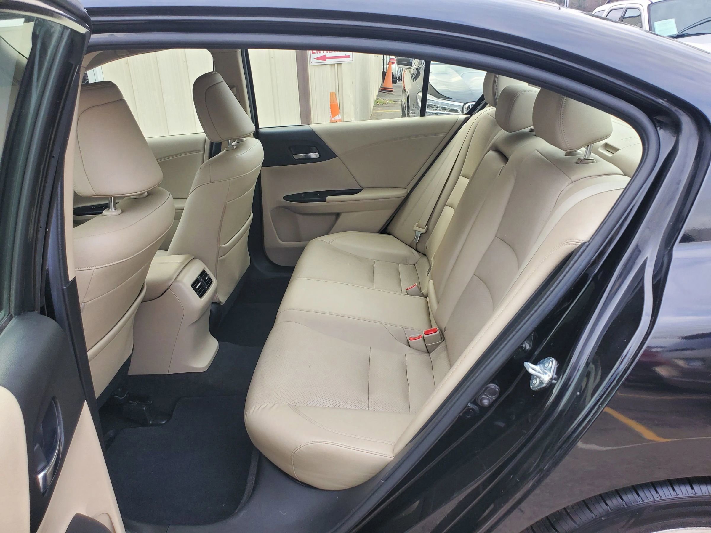 Used 2017 Honda Accord Touring image 27