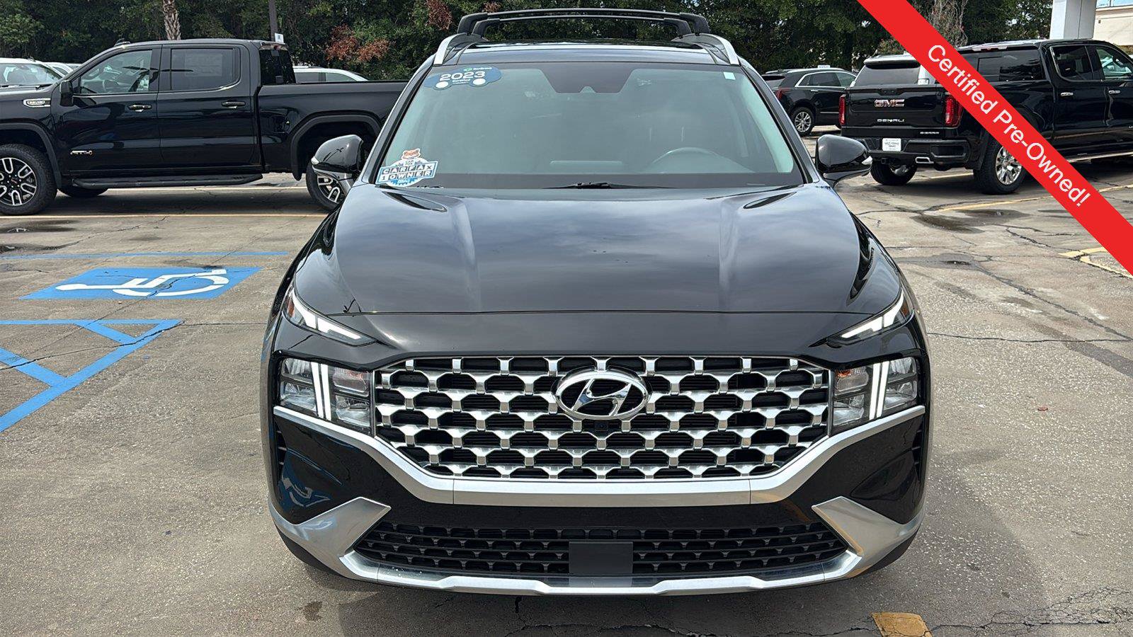 Used 2023 Hyundai Santa Fe SEL w/ Premium Package FWD image 2