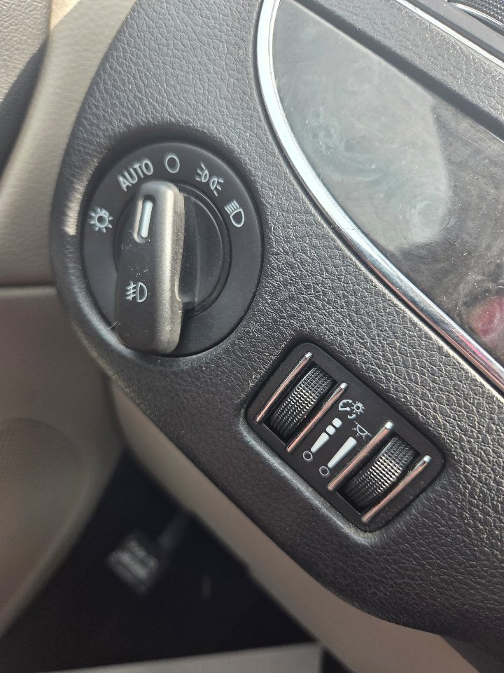 Used 2012 Chrysler Town & Country Touring w/ Entertainment Group #1 image 18