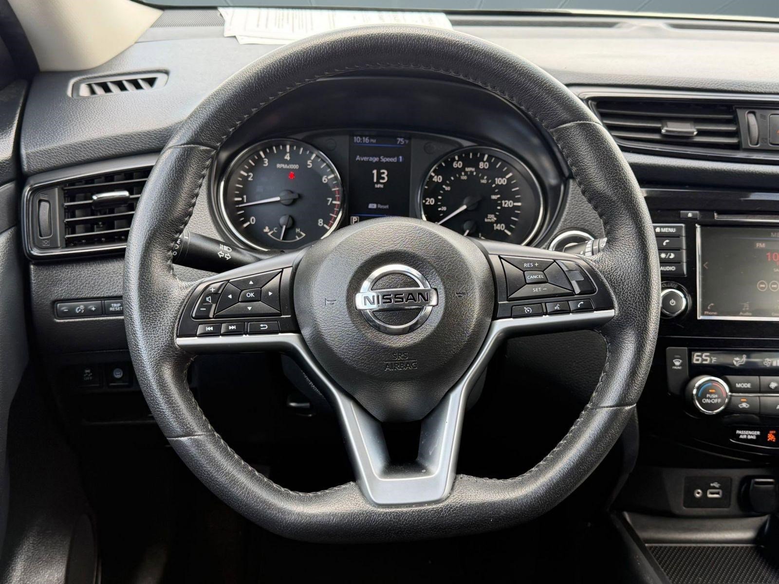 Used 2020 Nissan Rogue SV image 14