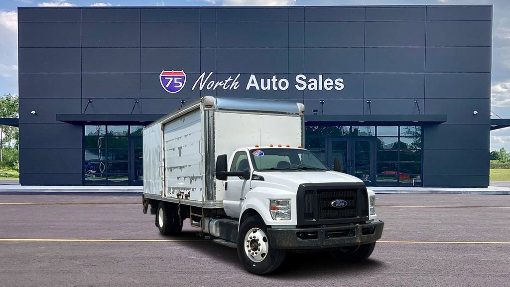 Used 2017 Ford F650 2WD Regular Cab Super Duty image 1