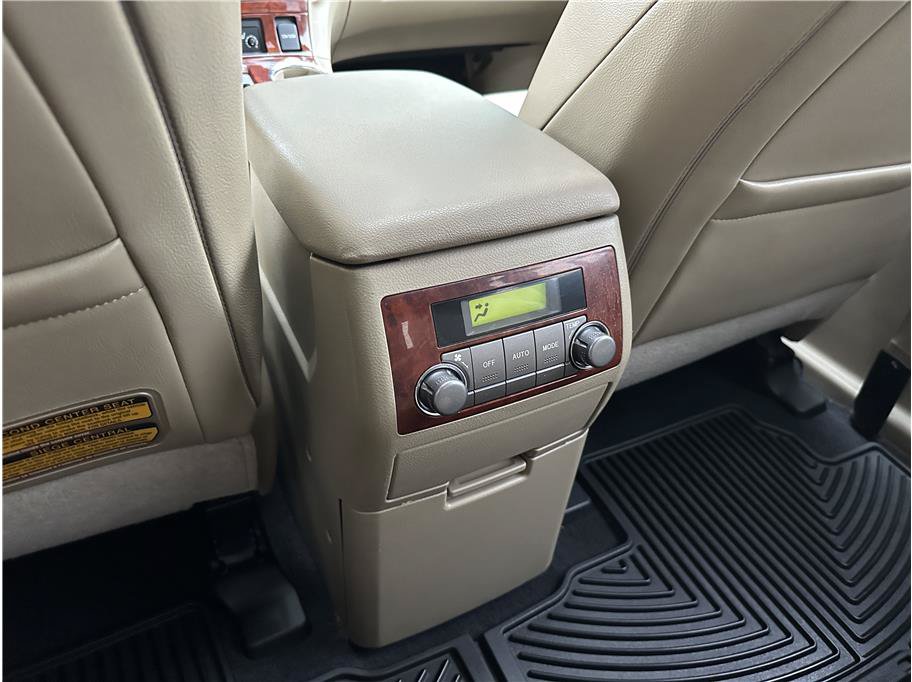 Used 2011 Toyota Highlander Limited w/ Tow Pkg AWD/4WD image 18