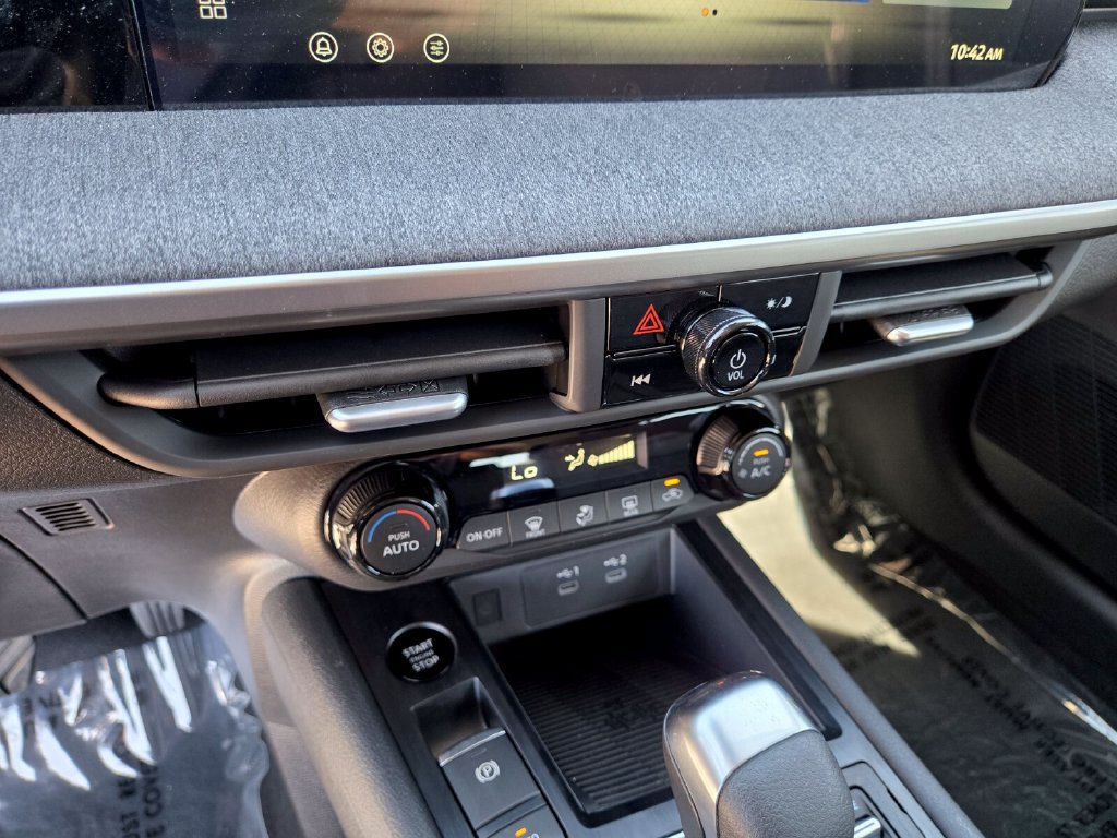 New 2027 Nissan Kicks SV FWD image 28