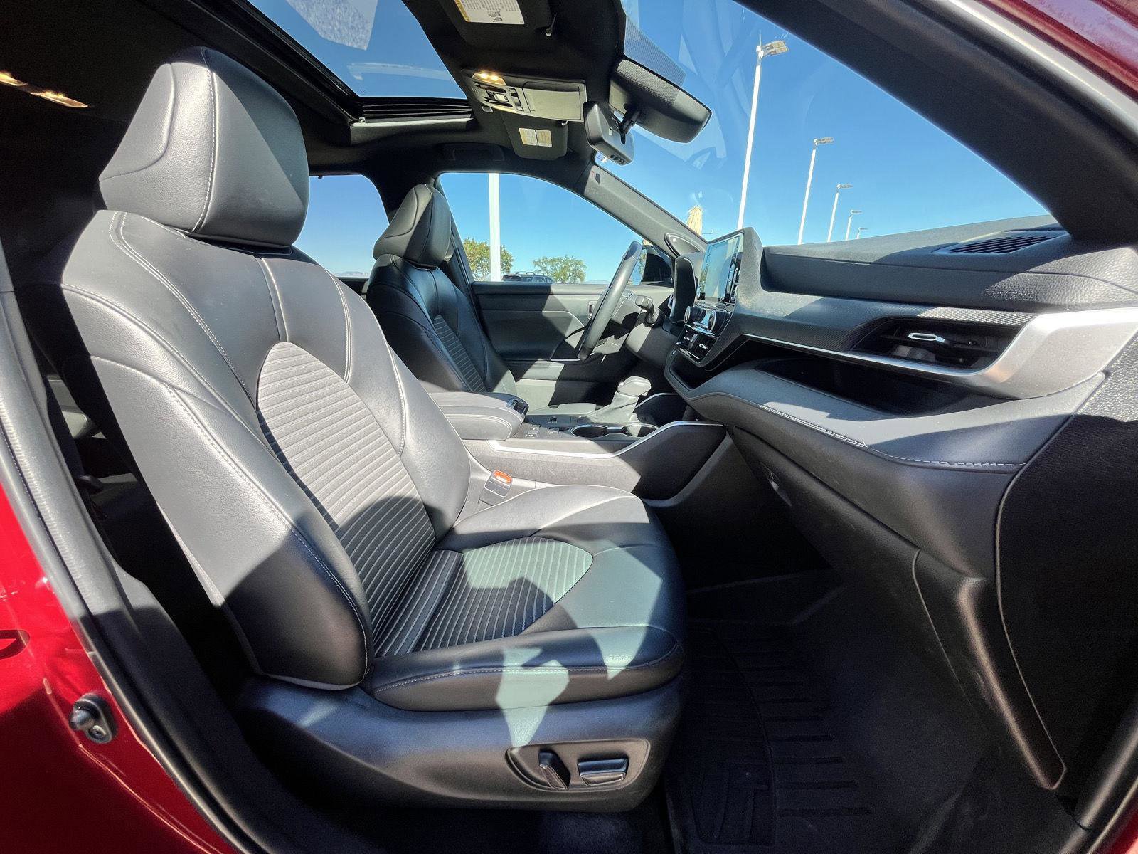 Certified 2022 Toyota Highlander XSE image 31