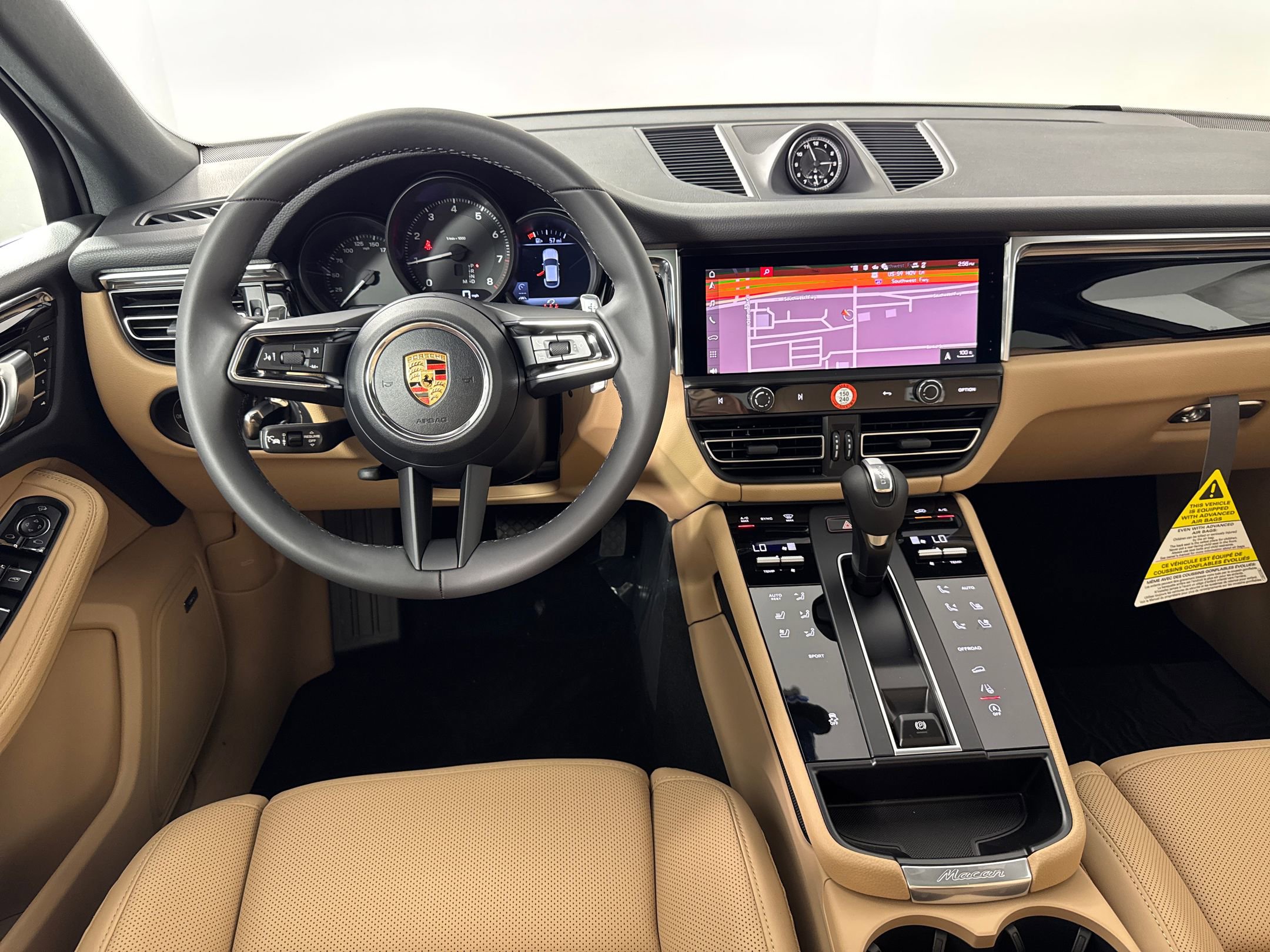 Certified 2026 Porsche Macan image 25