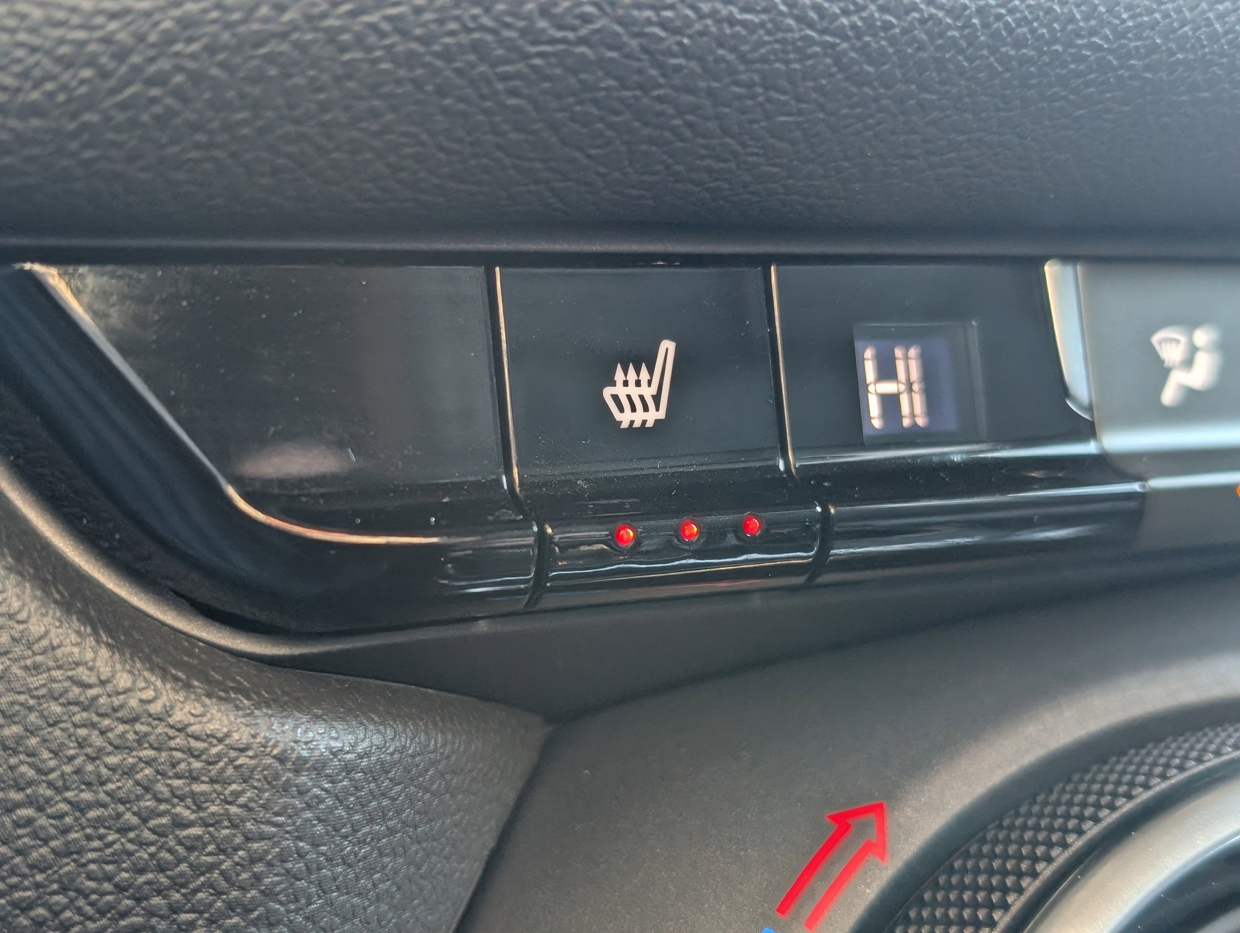 Certified 2022 Chevrolet Blazer Premier image 4