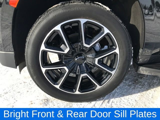Used 2024 Chevrolet Suburban RST w/ Luxury Package image 24