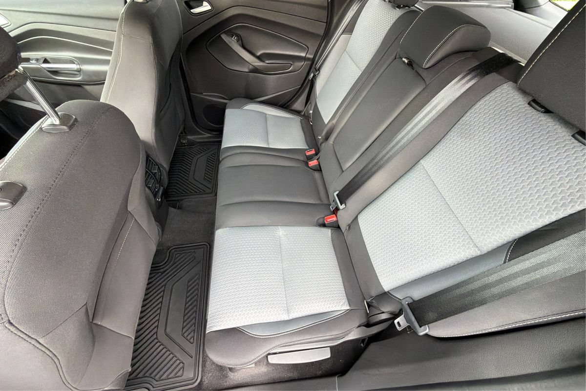 Used 2018 Ford C-MAX SE w/ Equipment Group 201A FWD image 10