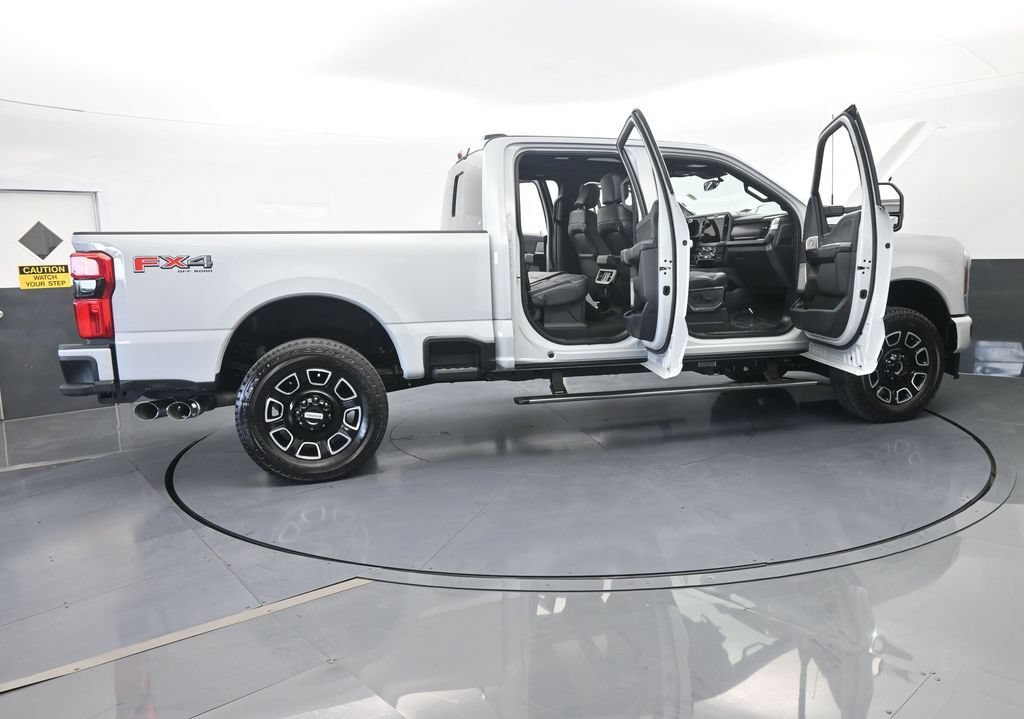 Used 2026 Ford F350 Platinum w/ FX4 Off-Road Package AWD/4WD image 88