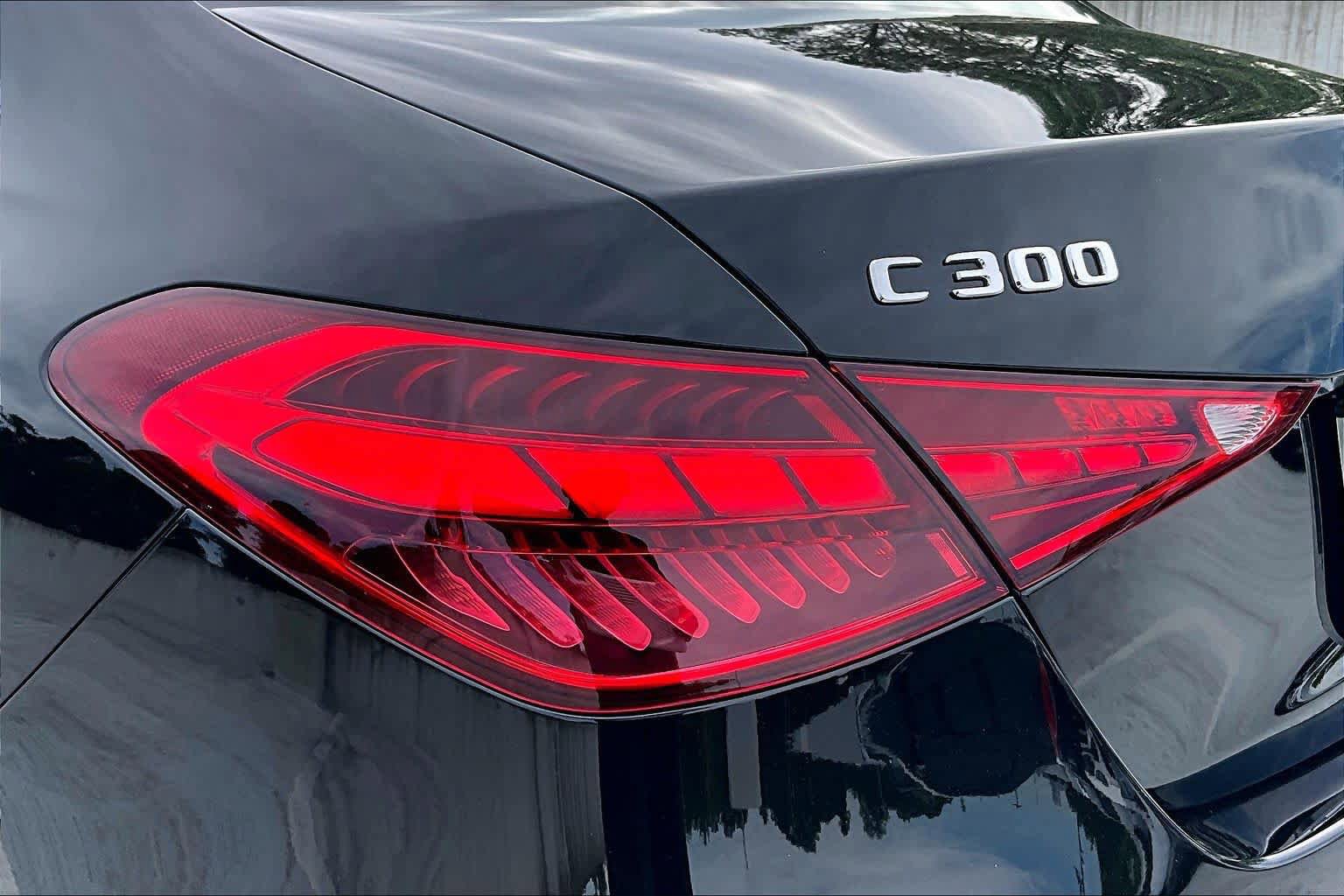Used 2025 Mercedes-Benz C 300 4MATIC Sedan image 29