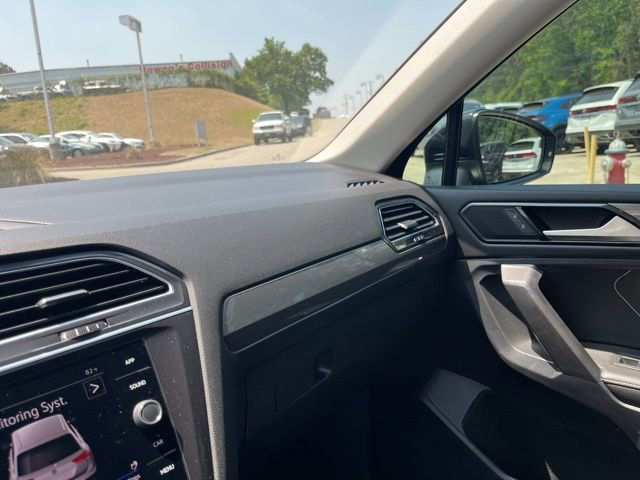 Used 2023 Volkswagen Tiguan SE image 26