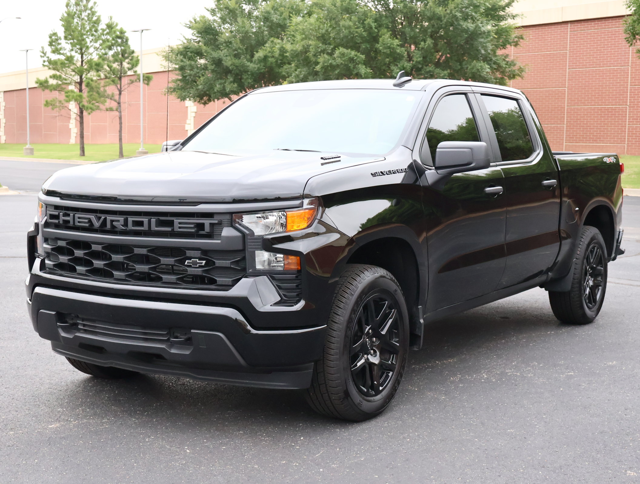 New 2026 Chevrolet Silverado 1500 Custom w/ LPO, Dark Essentials Package AWD/4WD image 28