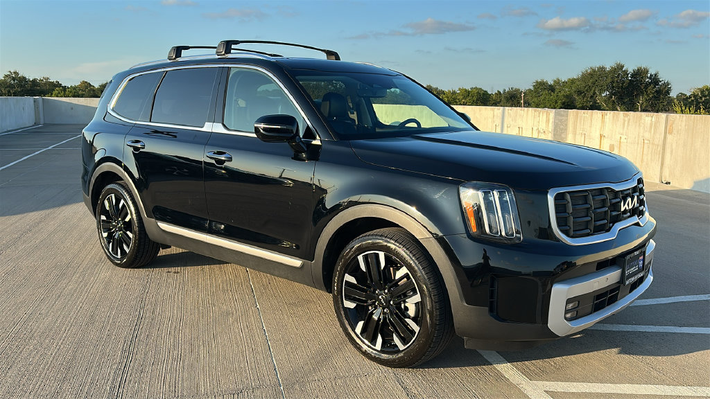 Used 2025 Kia Telluride SX w/ SX Captain's Chair Package FWD image 15
