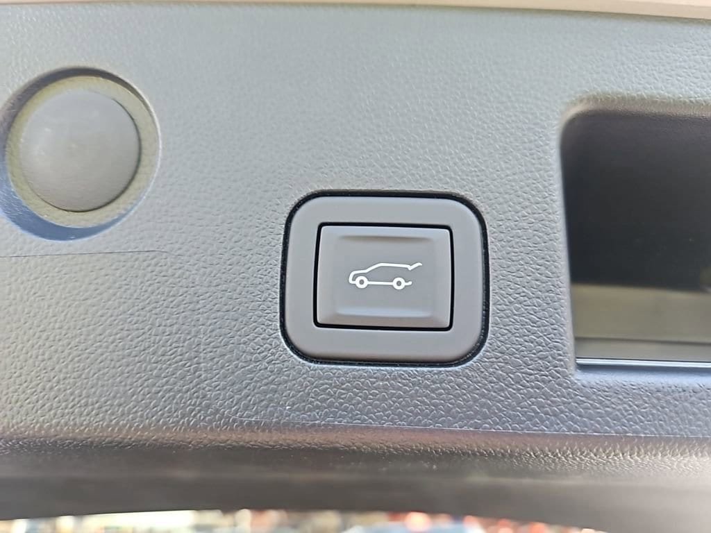 New 2026 GMC Terrain AT4 w/ Convenience Package III image 21
