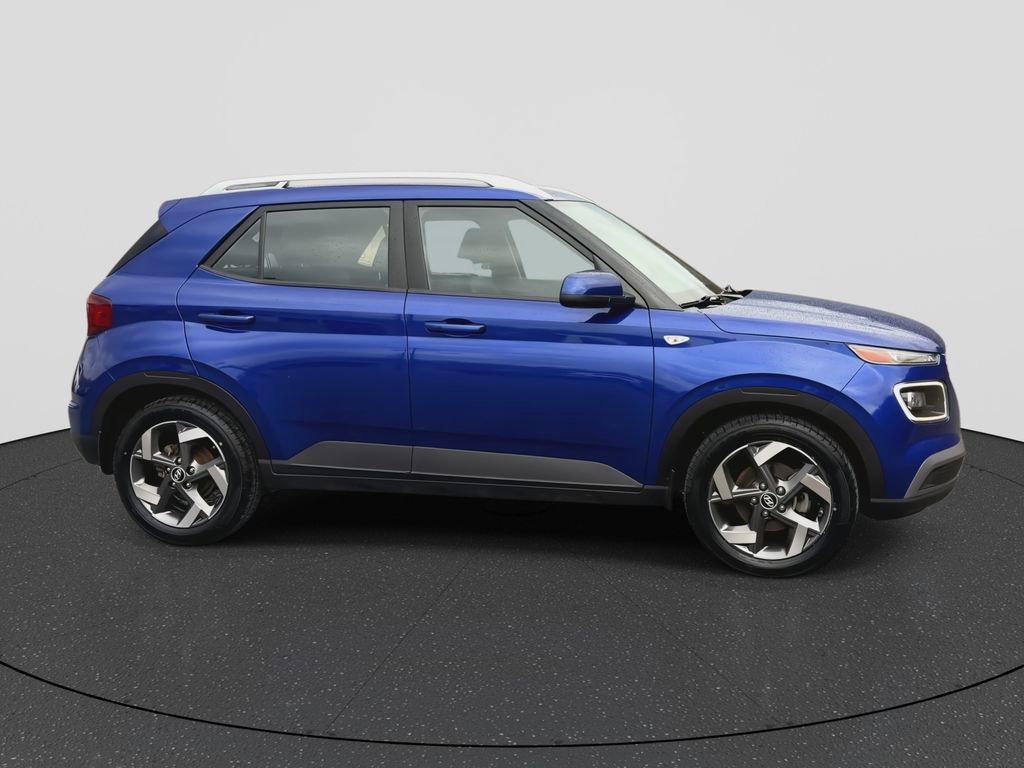 Certified 2024 Hyundai Venue Limited image 2