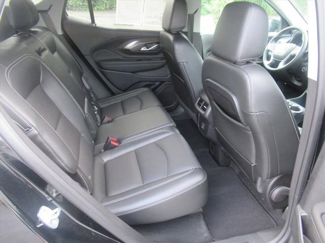 Used 2023 GMC Terrain SLT w/ Tech Package FWD image 33