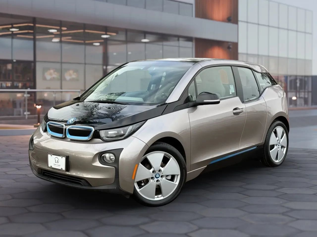Used 2015 BMW i3 image 2