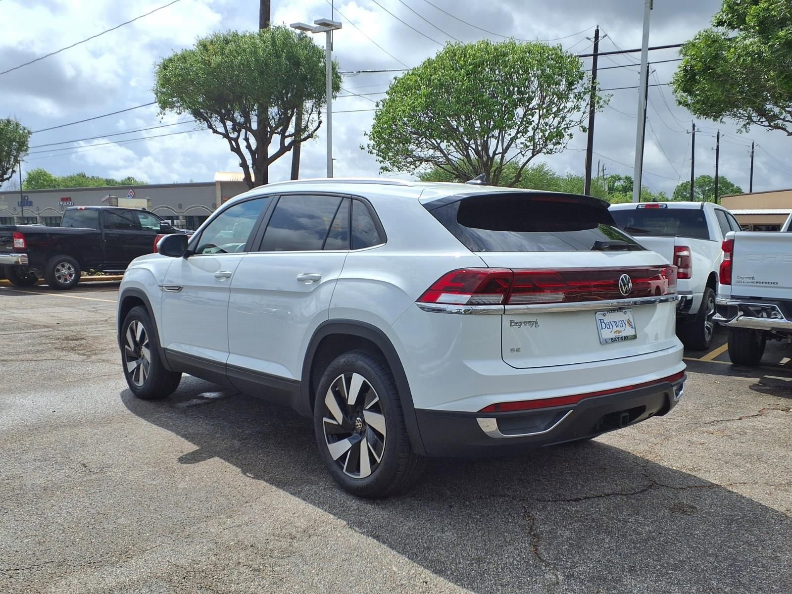 Used 2025 Volkswagen Atlas Cross Sport SE image 23