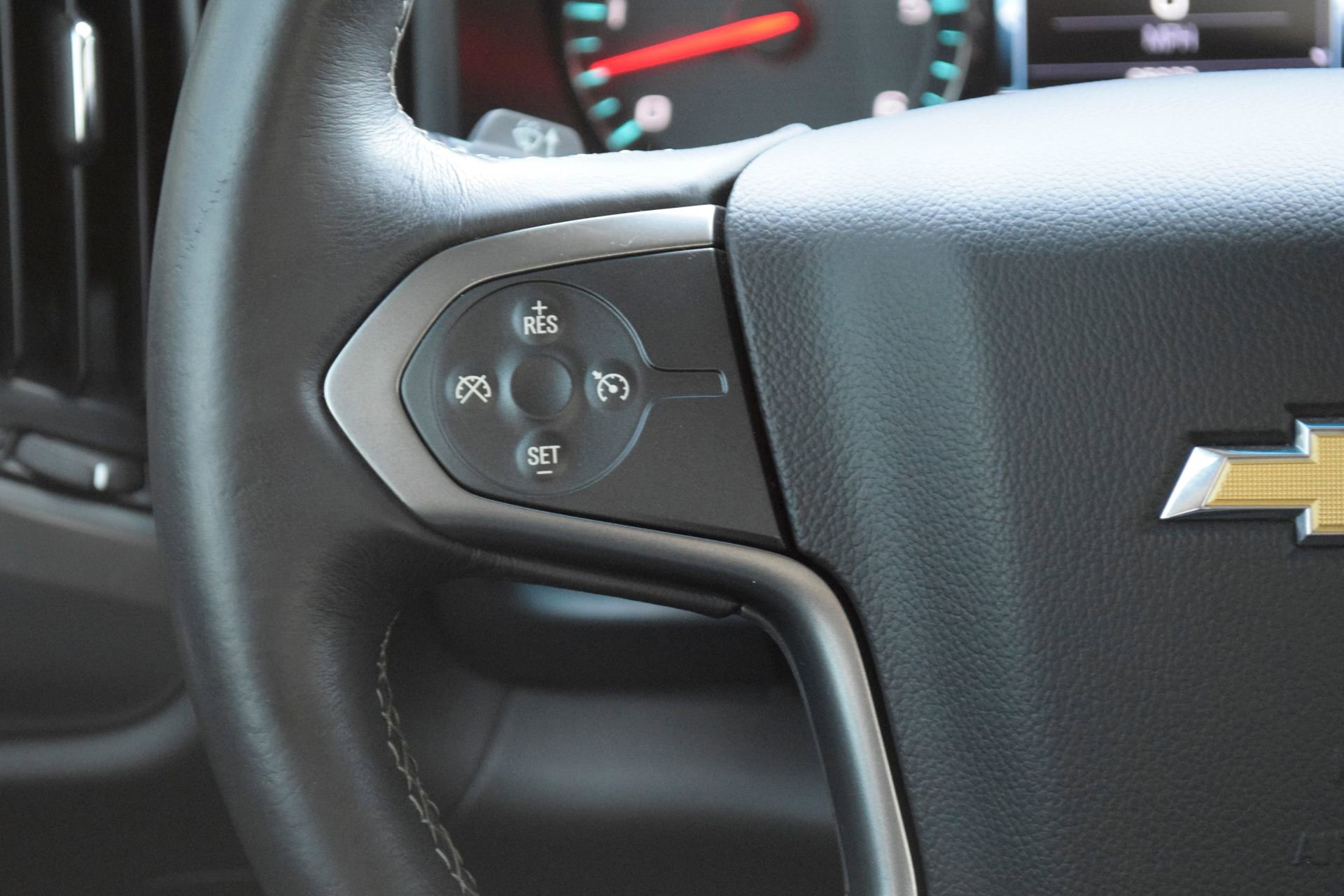 Used 2018 Chevrolet Silverado 1500 LT w/ All Star Edition AWD/4WD image 9