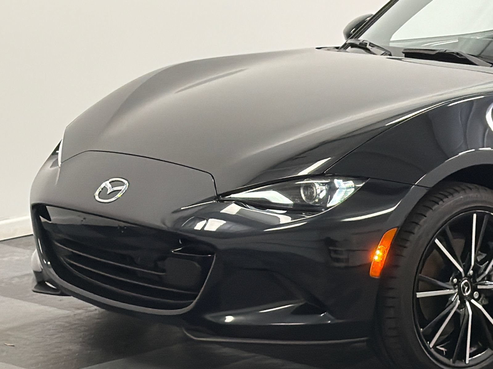Certified 2025 MAZDA MX-5 Miata Grand Touring w/ Weather Package RWD video 2